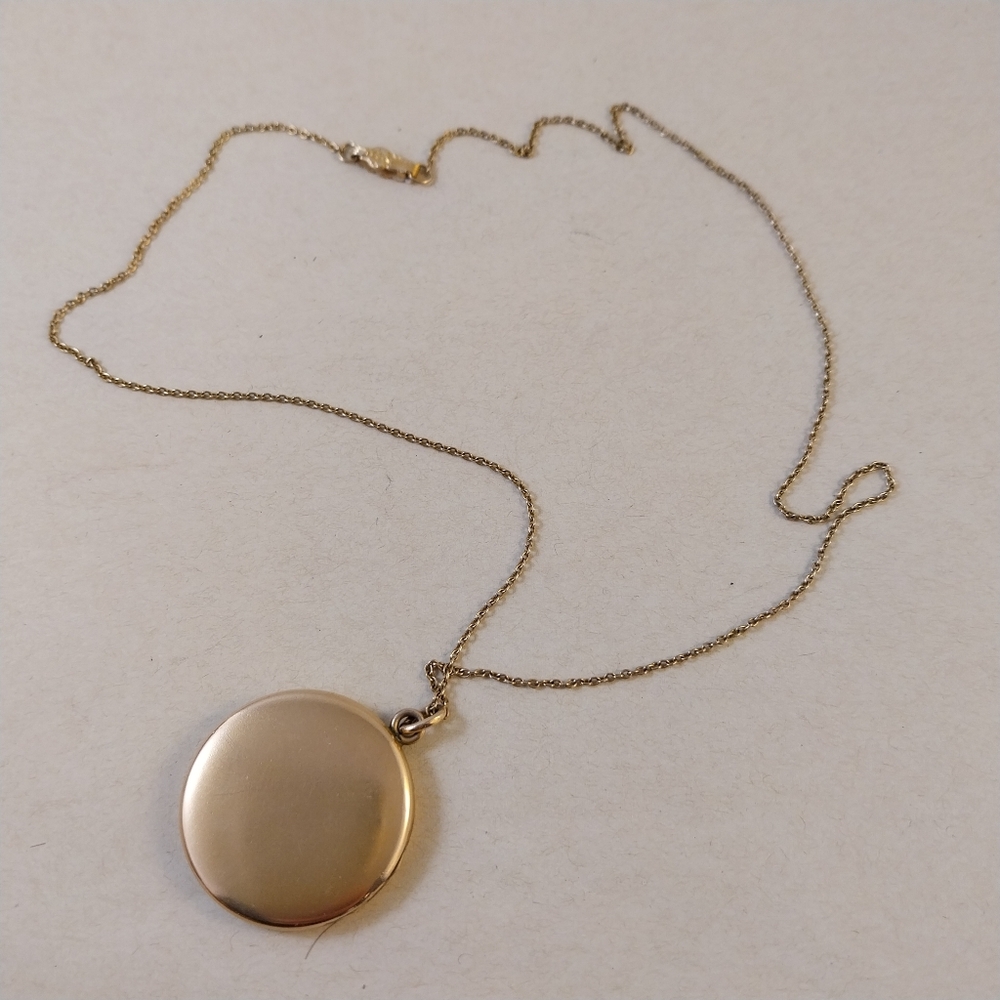 Antique Gold Planted Pendant Necklace - Picture 7 of 16
